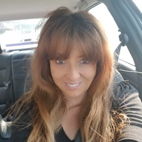 Meet your Posher, Ginette - Picture 1 of 2